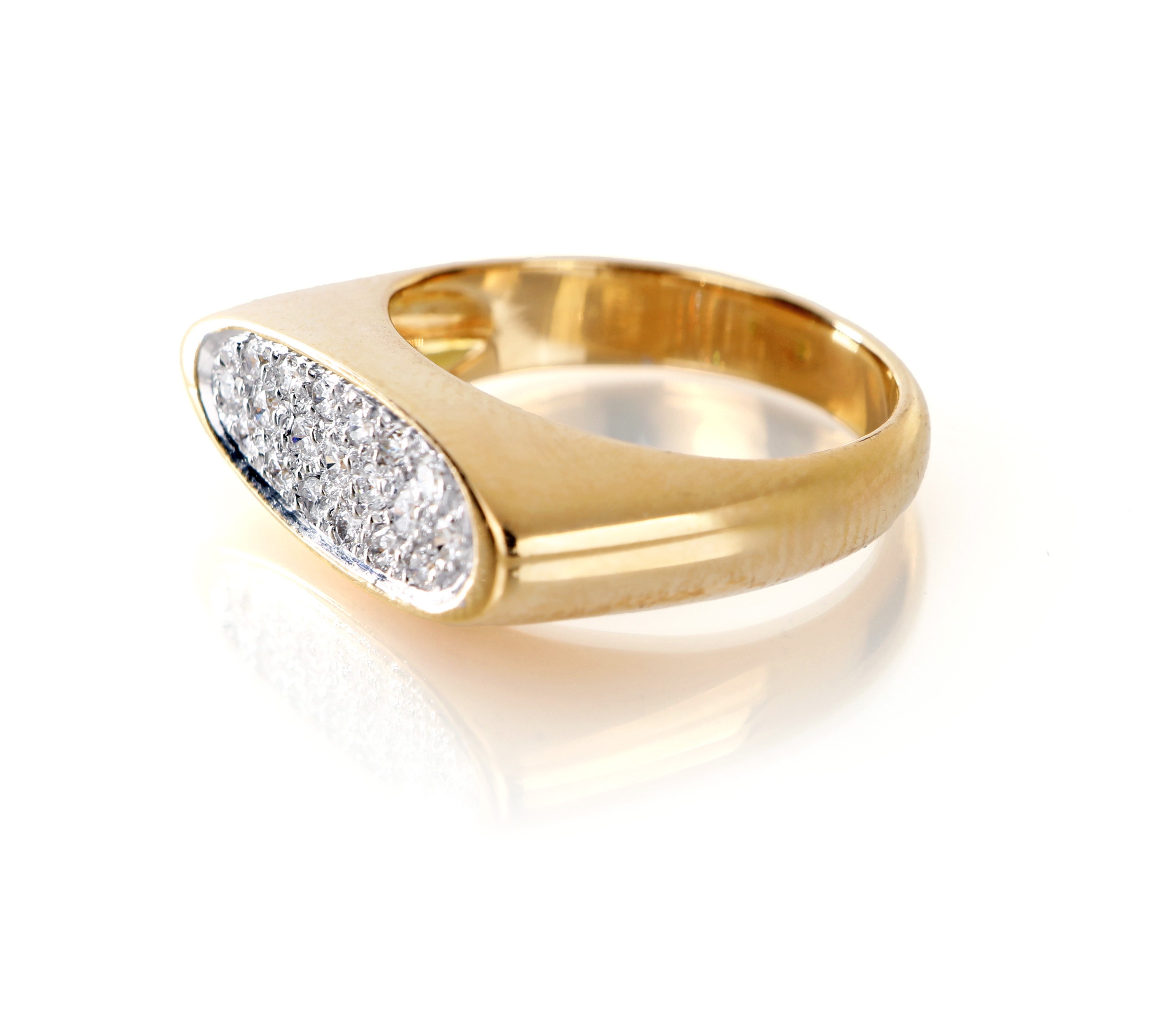 Anello a fascia in oro e brillanti