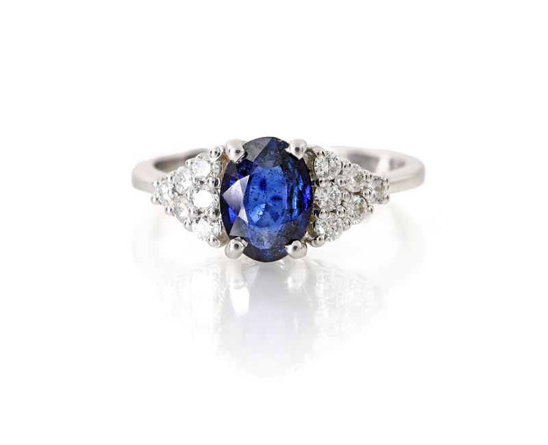 Anello in Oro, Zaffiro e Brillanti
