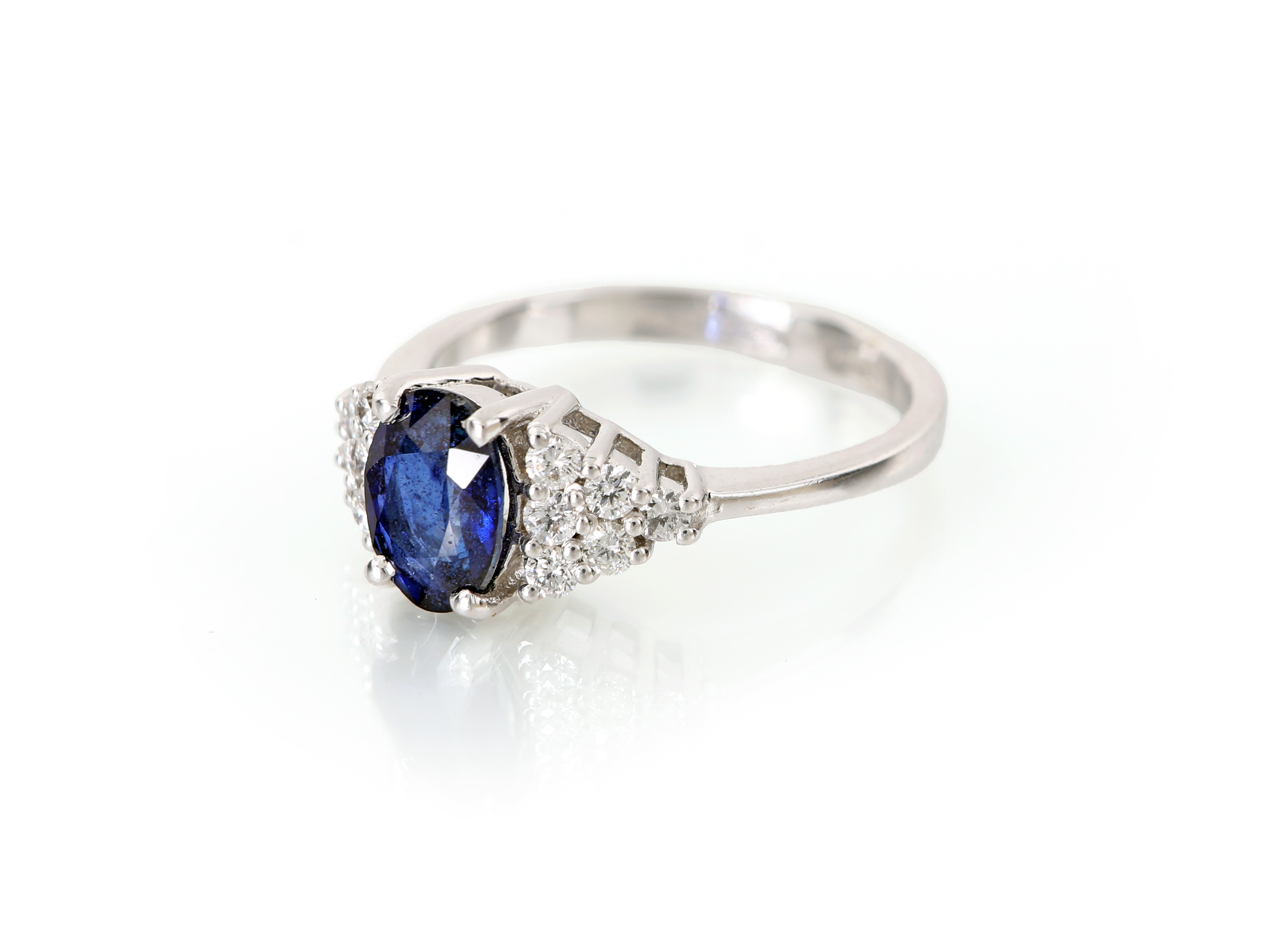 Anello in Oro, Zaffiro e Brillanti