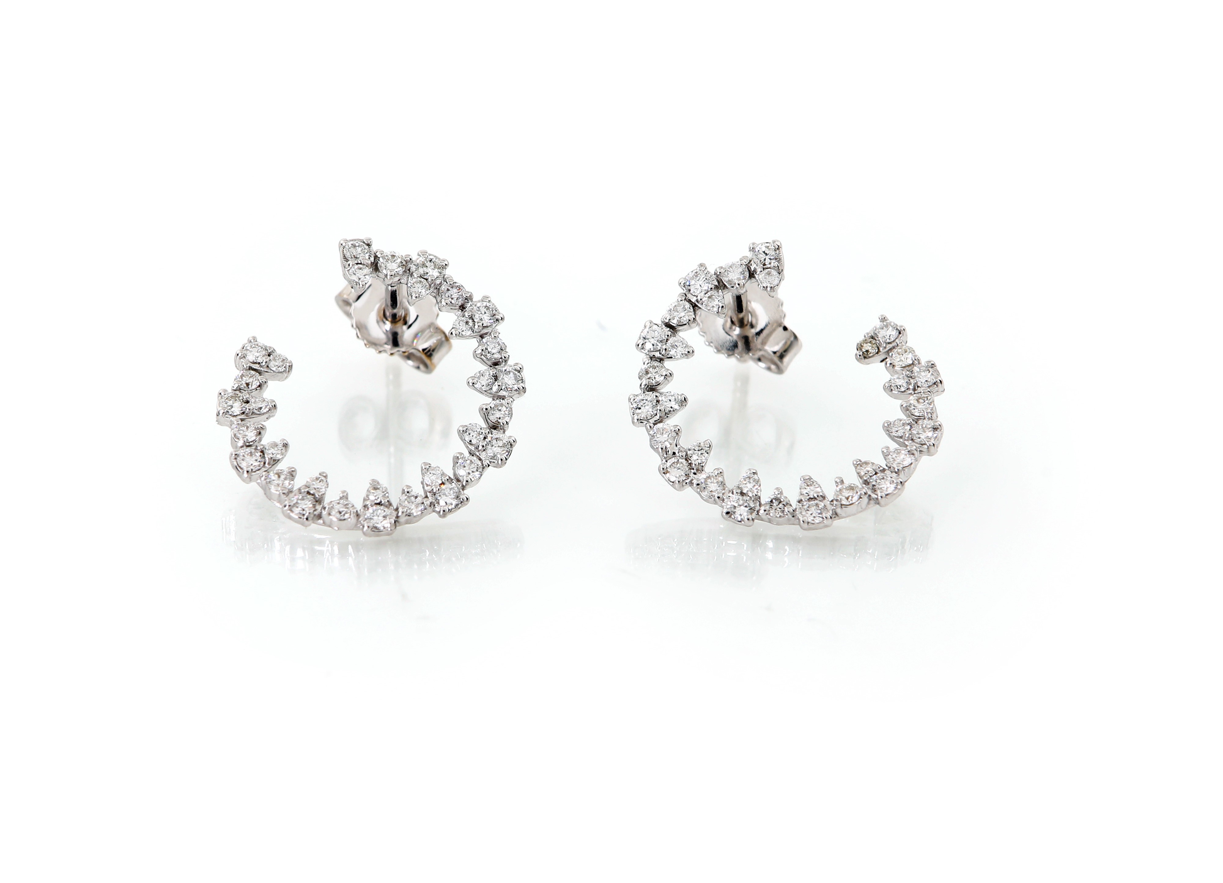 Coppia di orecchini in oro e brillanti