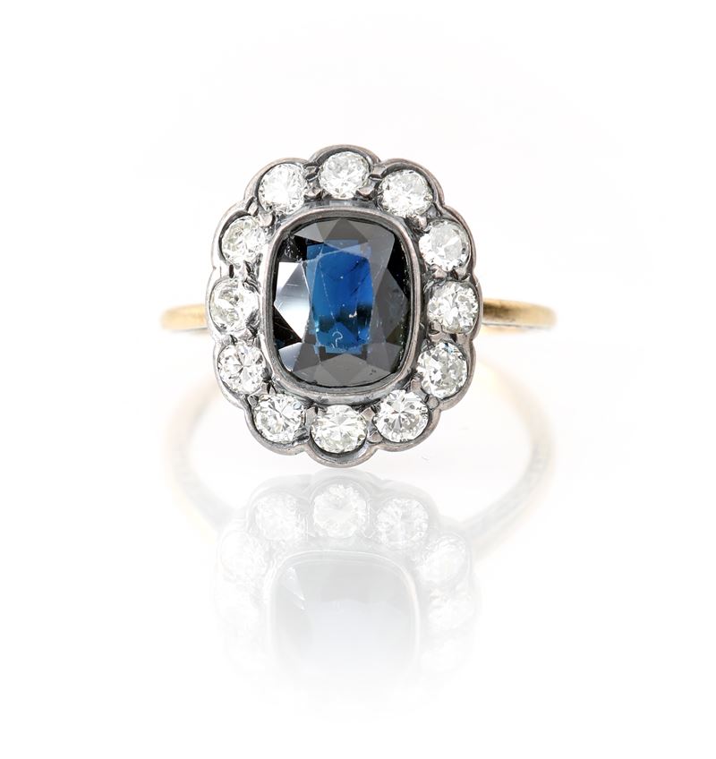 Anello Classico in Oro, Zaffiro e Diamanti