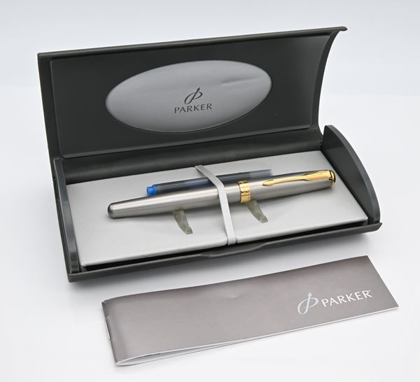 Parker Sonnet T.II - Penna stilografica in metallo satinato con particolari dorati