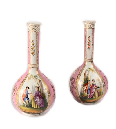 Coppia di Vasi in Porcellana Rosa, Dresda, Fine XIX/inizi XX Secolo