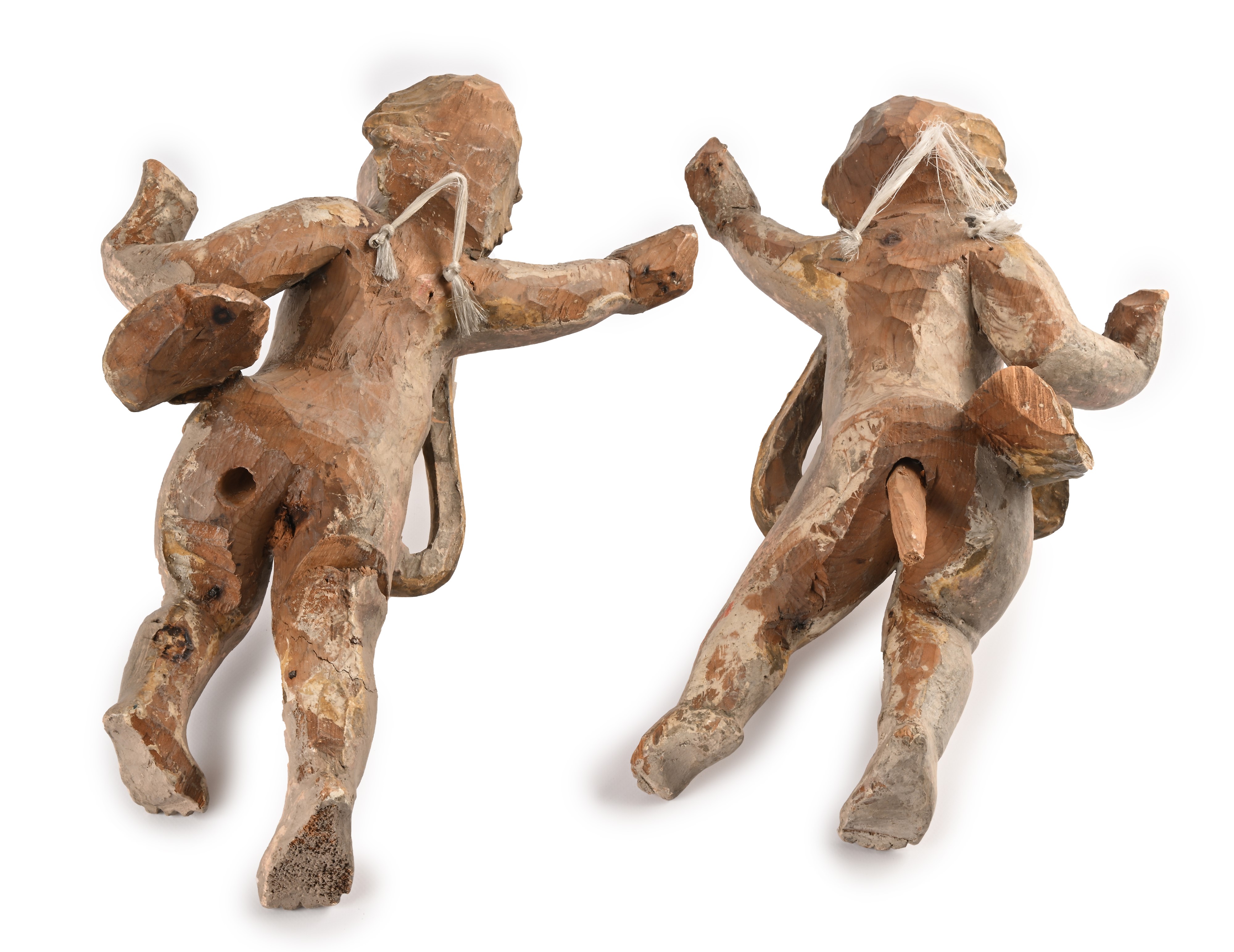 Coppia di angeli speculari in legno dipinto e dorato, XVIII/XIX secolo