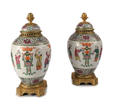 Coppia di Potiches in Porcellana e Bronzo Dorato, Canton, XIX Secolo