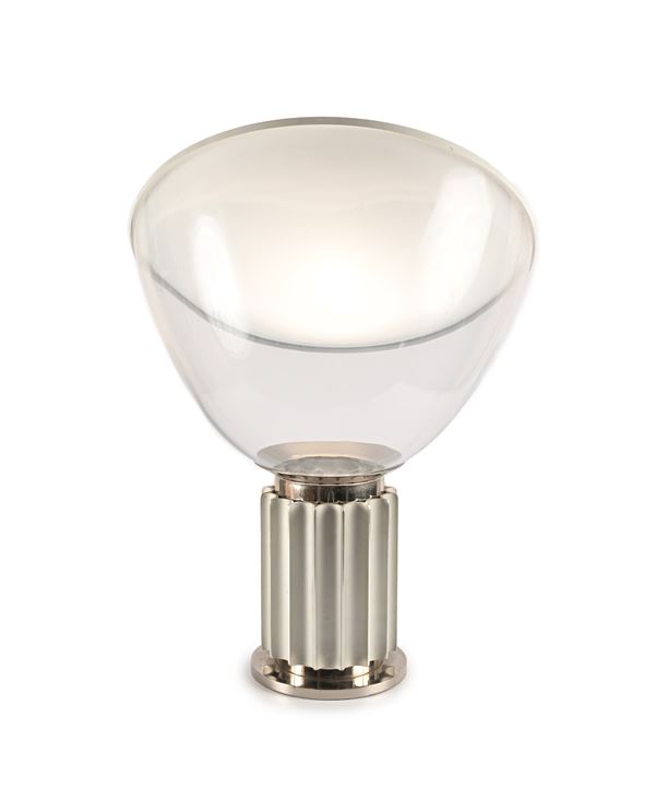 Lampada da tavolo modello Taccia a luce riflessa