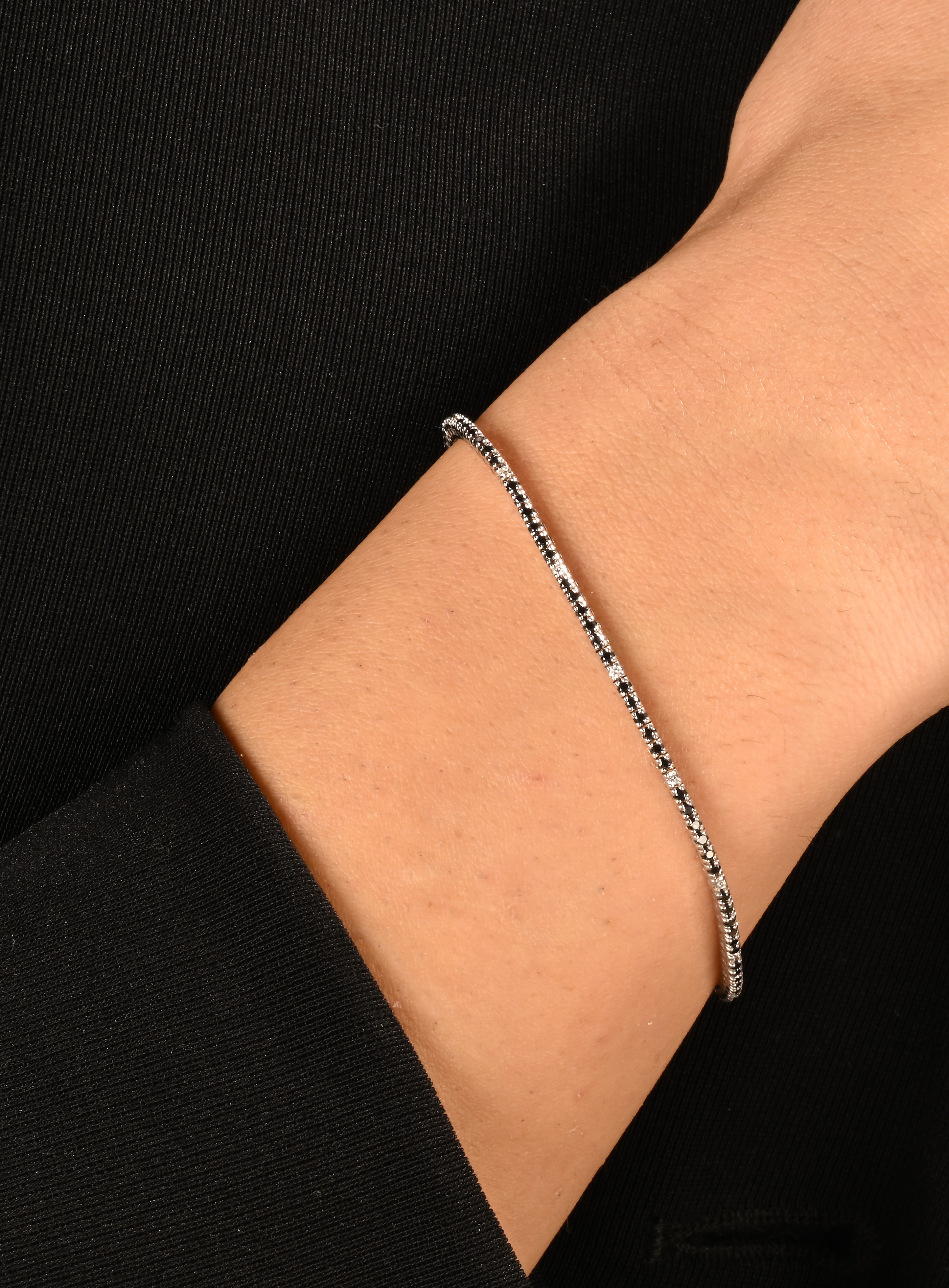 Bracciale Tennis in Oro, Brillanti Neri e Brillanti