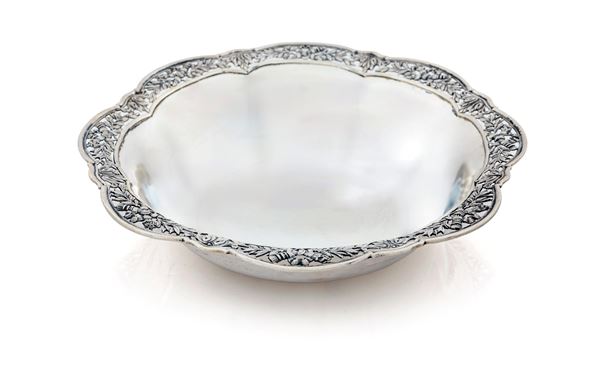 Coppetta con orlo traforato