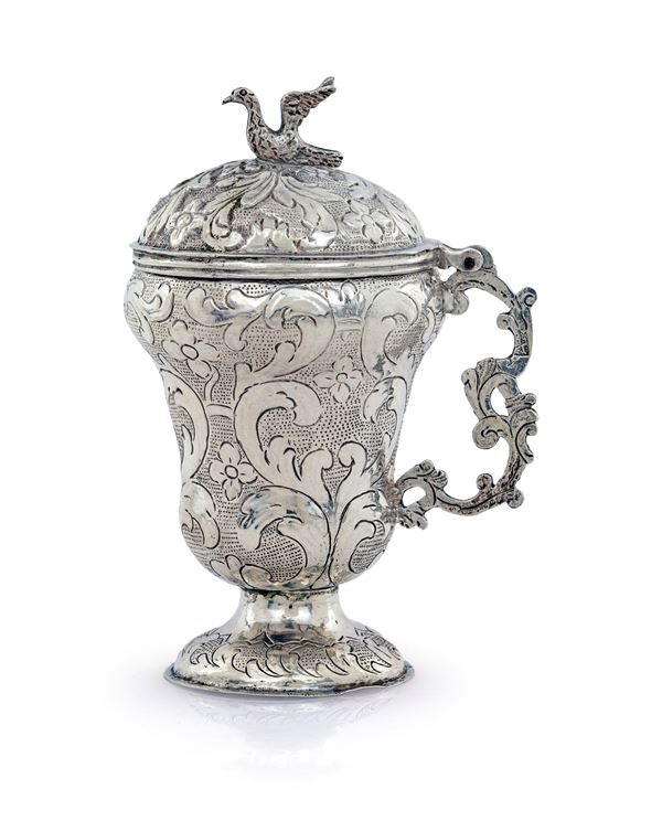 Coppa con coperchio sormontato da cigno