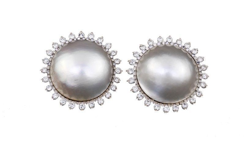 Orecchini in Oro Bianco, Perle MabÈ e Brillanti 32/32