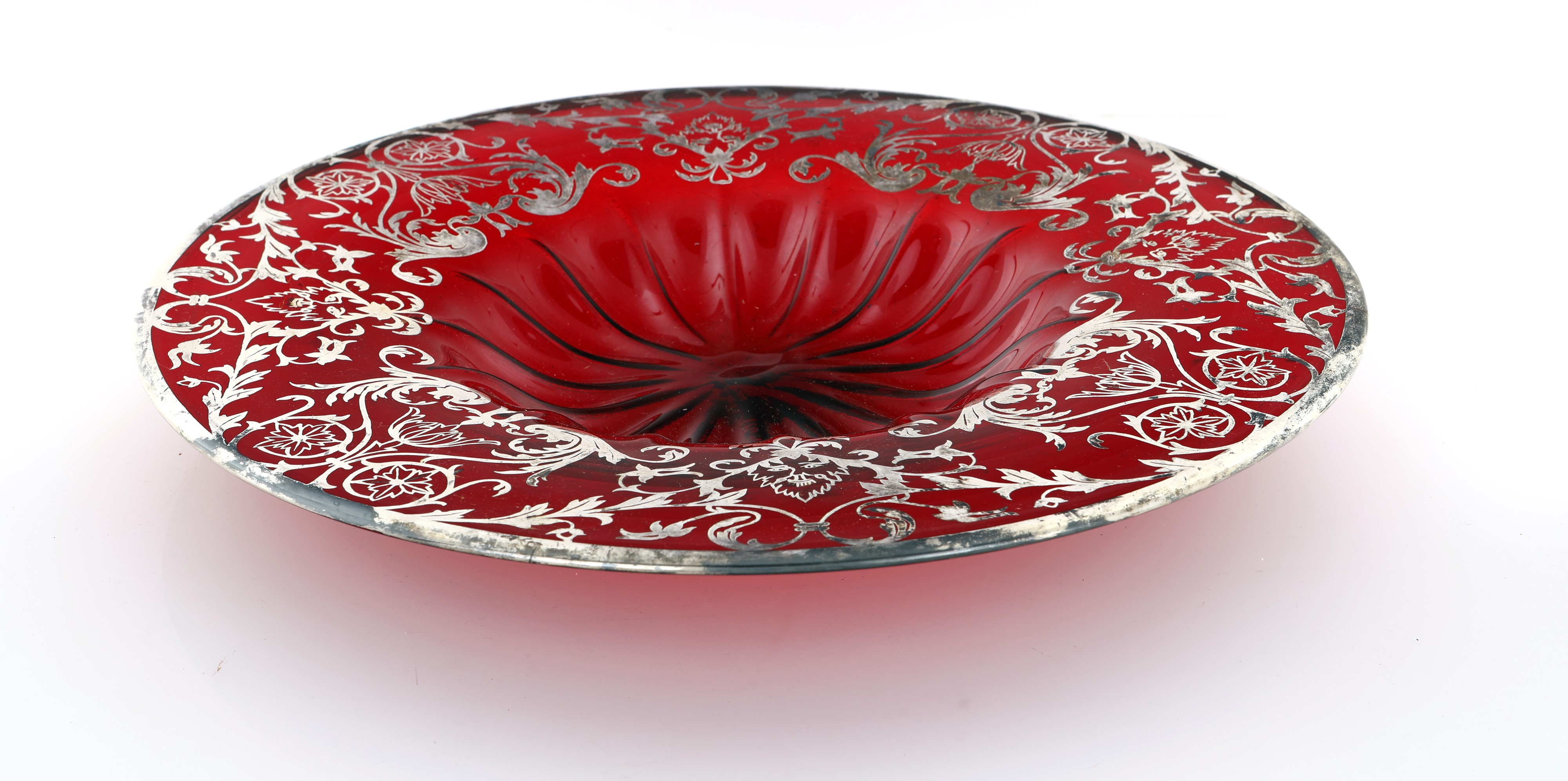 Grande Piatto in Vetro Soffiato Rosso Rubino con Decorazione in Argento, XIX Secolo