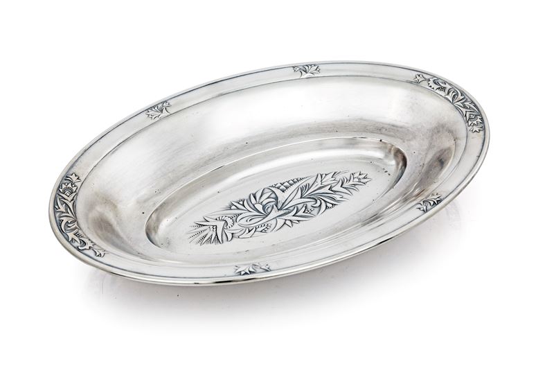 Bacile ovale in metallo argentato