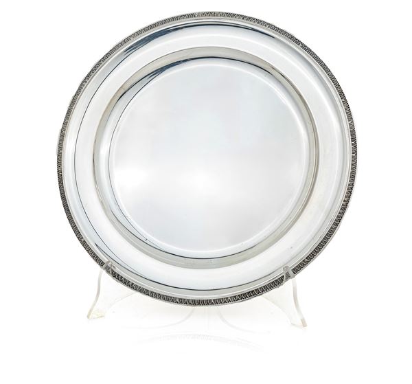Piatto con profilo a palmette