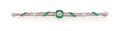 Tiffany, Spilla a Barretta in Platino, Oro, Diamanti e Smeraldi