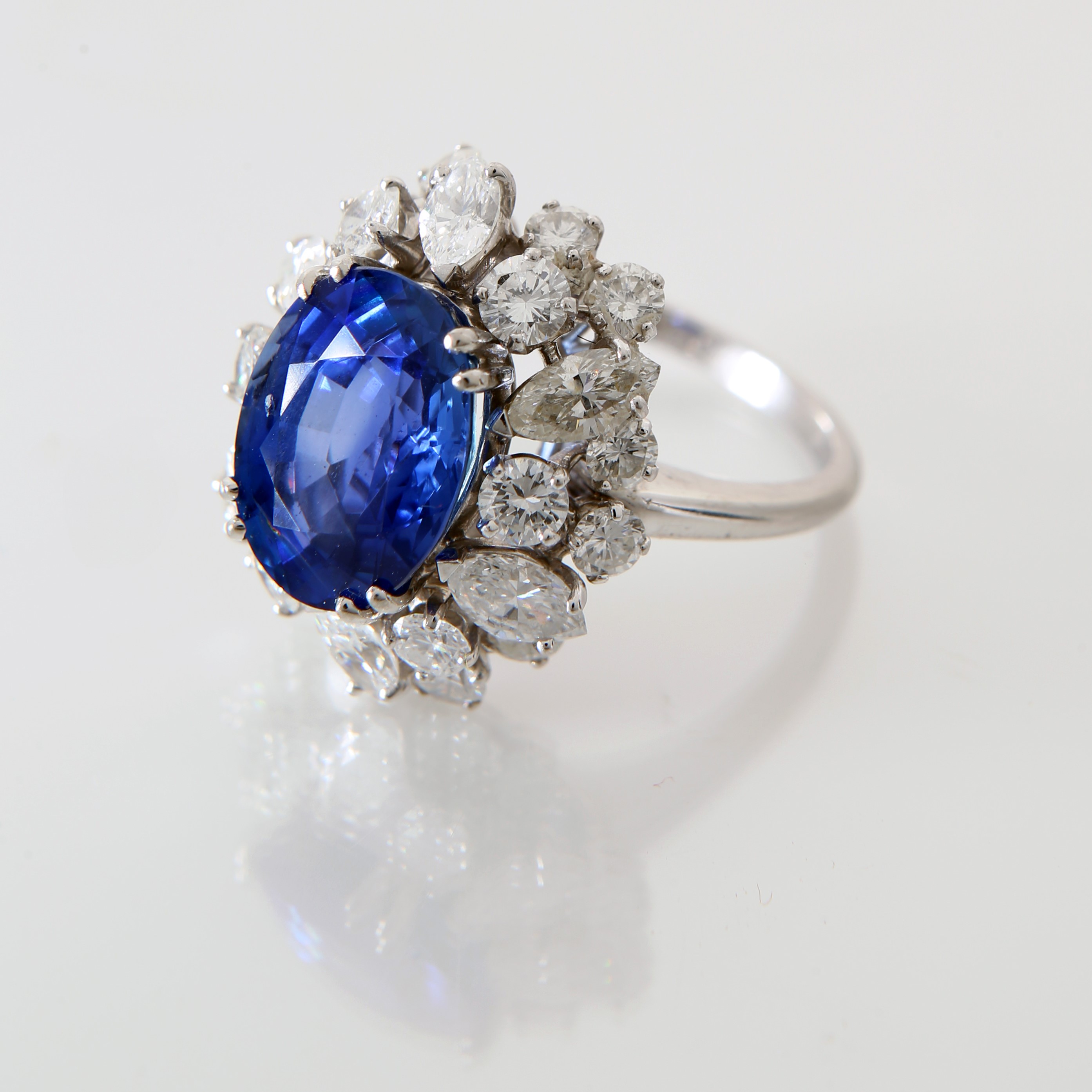Anello in Oro, Zaffiro e Brillanti