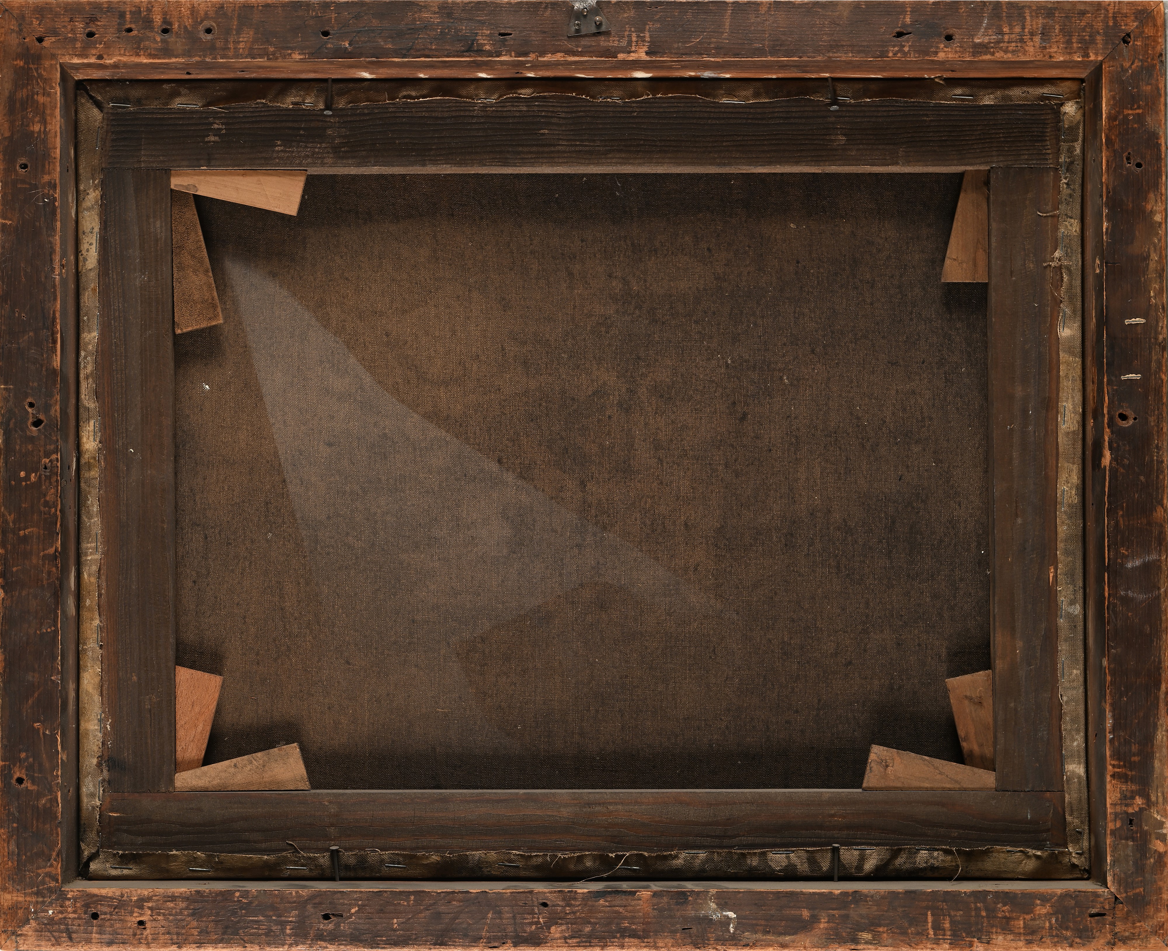 Paesaggio nordico con ponte di legno e cascata