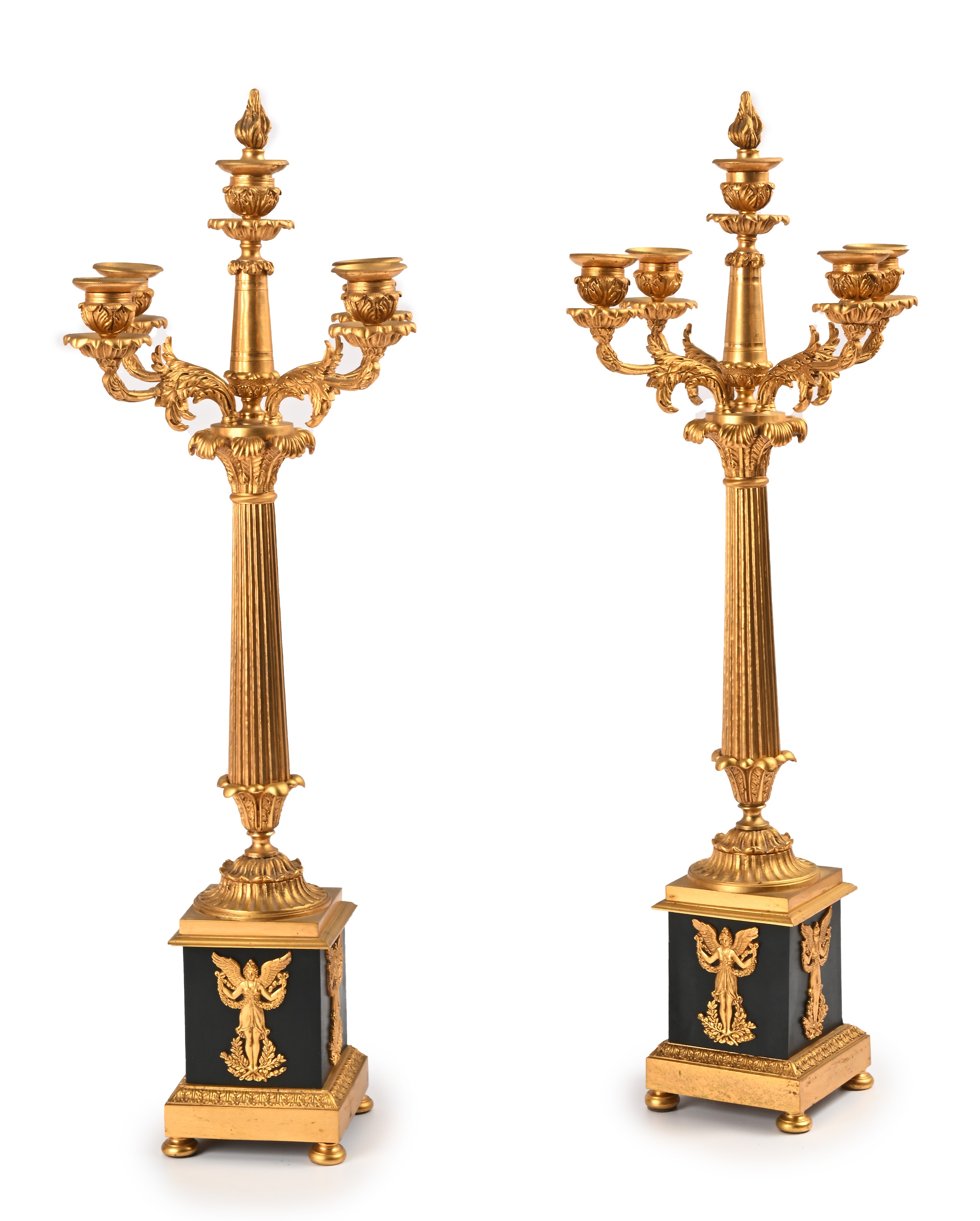 Coppia di Candelabri in Bronzo Dorato e Brunito a Cinque Luci, Francia, XIX Secolo
