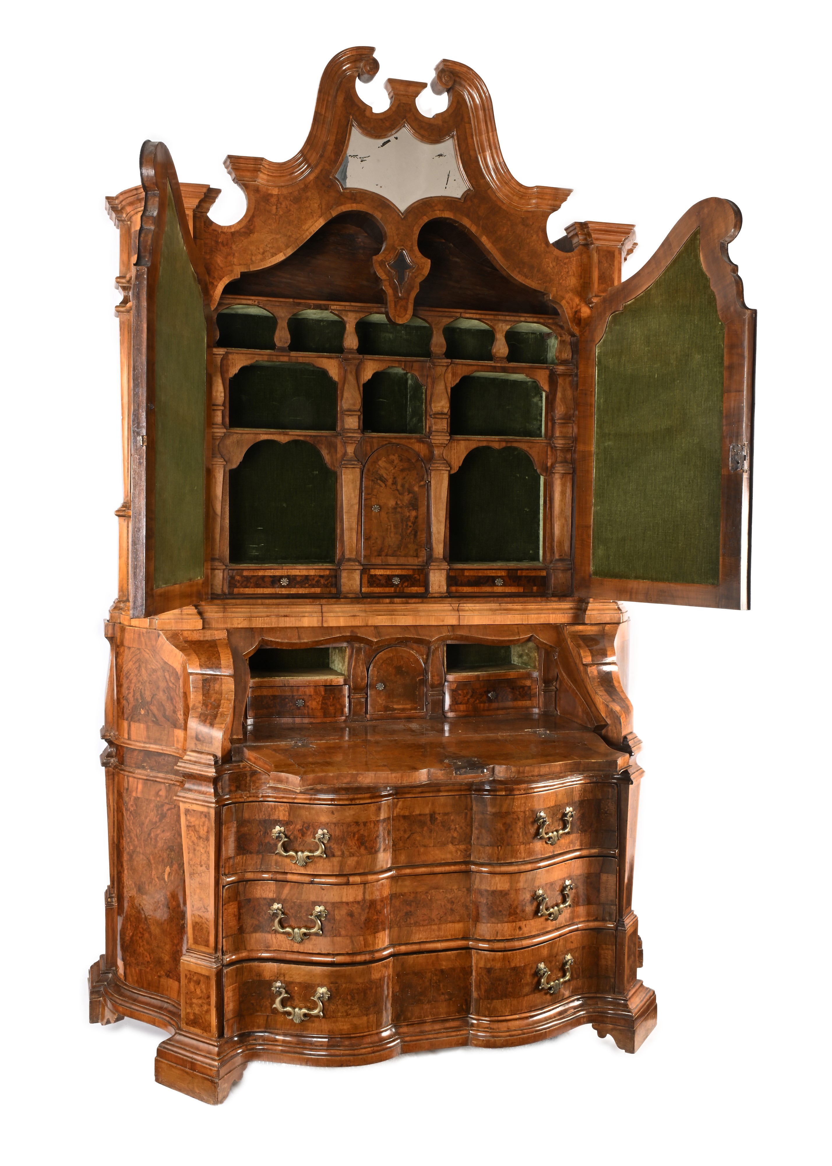 Cassettone a ribalta con alzata in noce e radica, Veneto, XVIII secolo