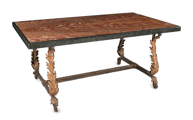 Tavolo in Marmo con Base in Ferro Battuto, Fine XIX/inizi XX Secolo