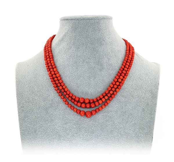 Collana a 3 fili in corallo rosso e oro