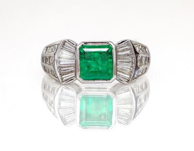 Anello in Oro, Smeraldo e Diamanti