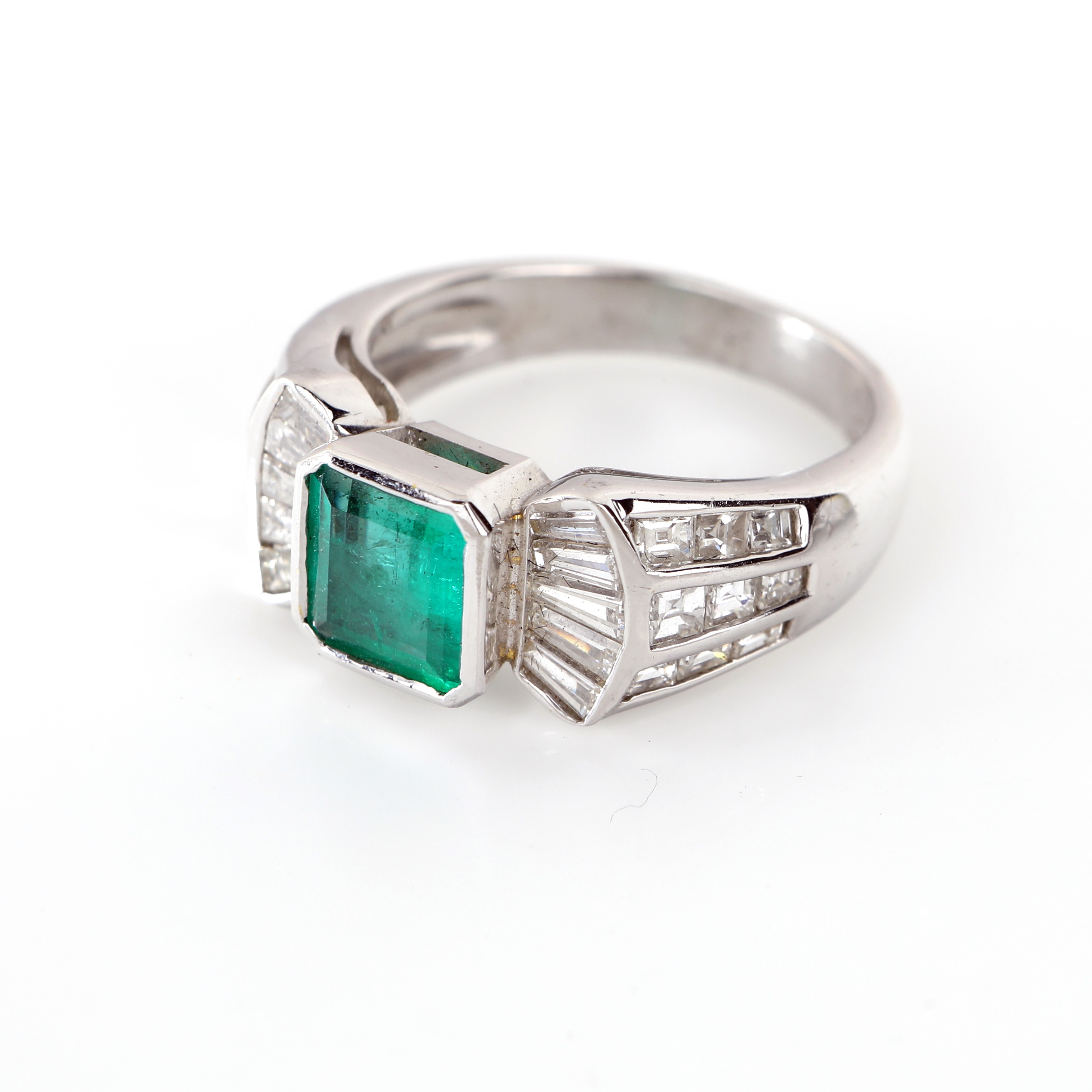 Anello in Oro, Smeraldo e Diamanti
