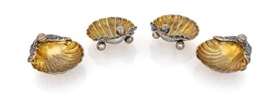 Quattro Piccole Saliere a Forma di Conchiglia