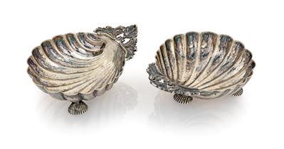 Coppia di Vaschette a Conchiglia in Argento 800/000