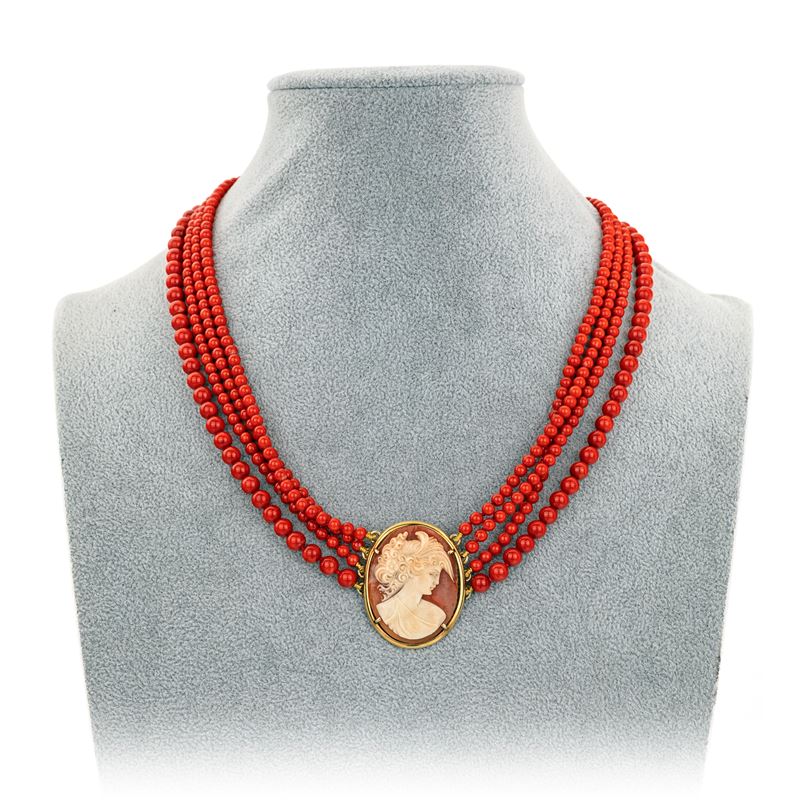 Collana a Quattro Fili Corallo Bambù, Argento Dorato Cammeo