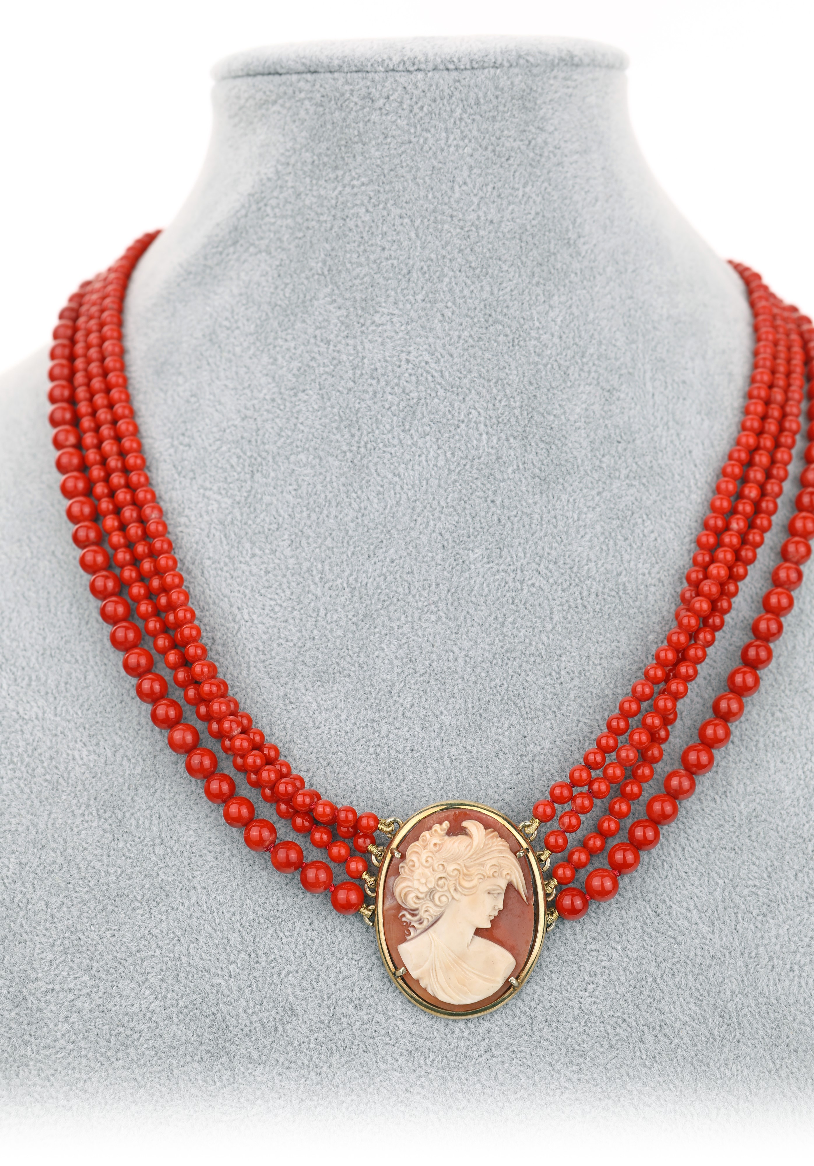 Collana a Quattro Fili Corallo Bambù, Argento Dorato Cammeo