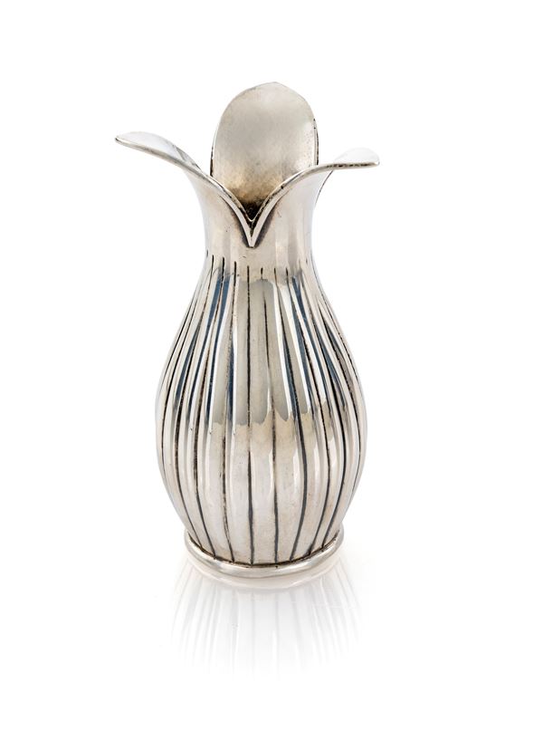 Piccolo vaso portafiore in argento 925/000