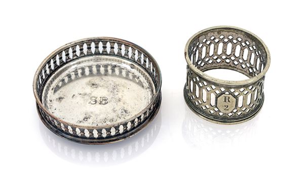 Sottobicchiere e portatovagliolo in argento traforato