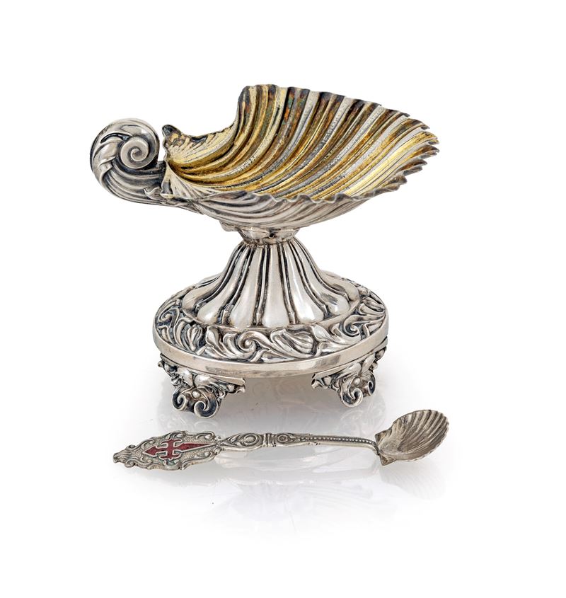 Saliera in Argento 950/000 Sbalzato con Cucchiaino, Francia, 1820 Ca.