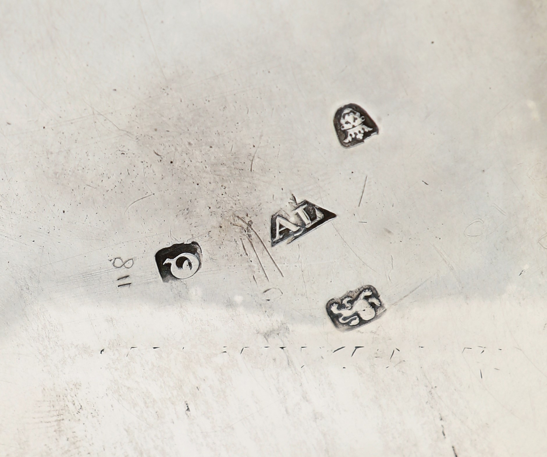 Caffettiera Egoiste con Cisterna in Argento 925/000, Londra Epoca Giorgio III, 1771, Argentiere A...