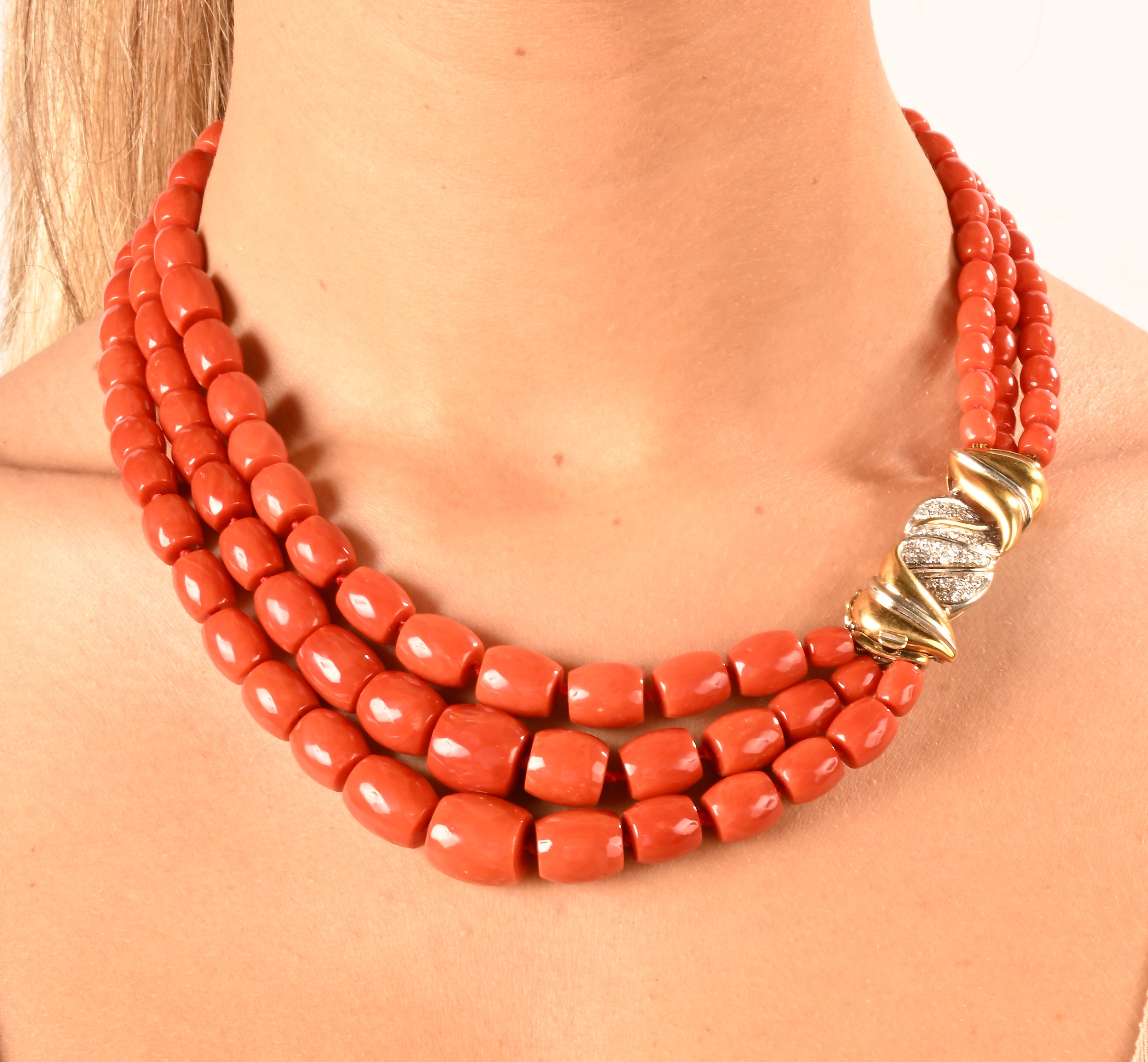 Collana in Corallo Rosso, Oro e Brillanti