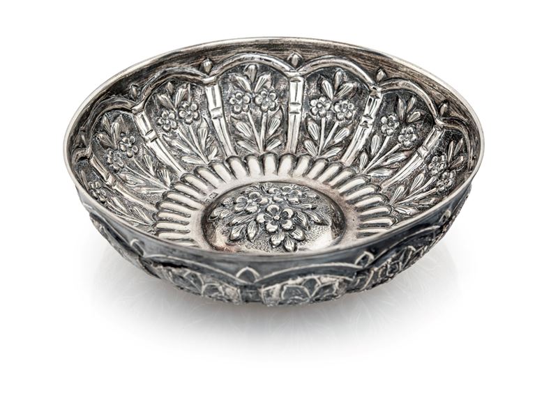 Coppetta Sbalzata in Argento 900/000
