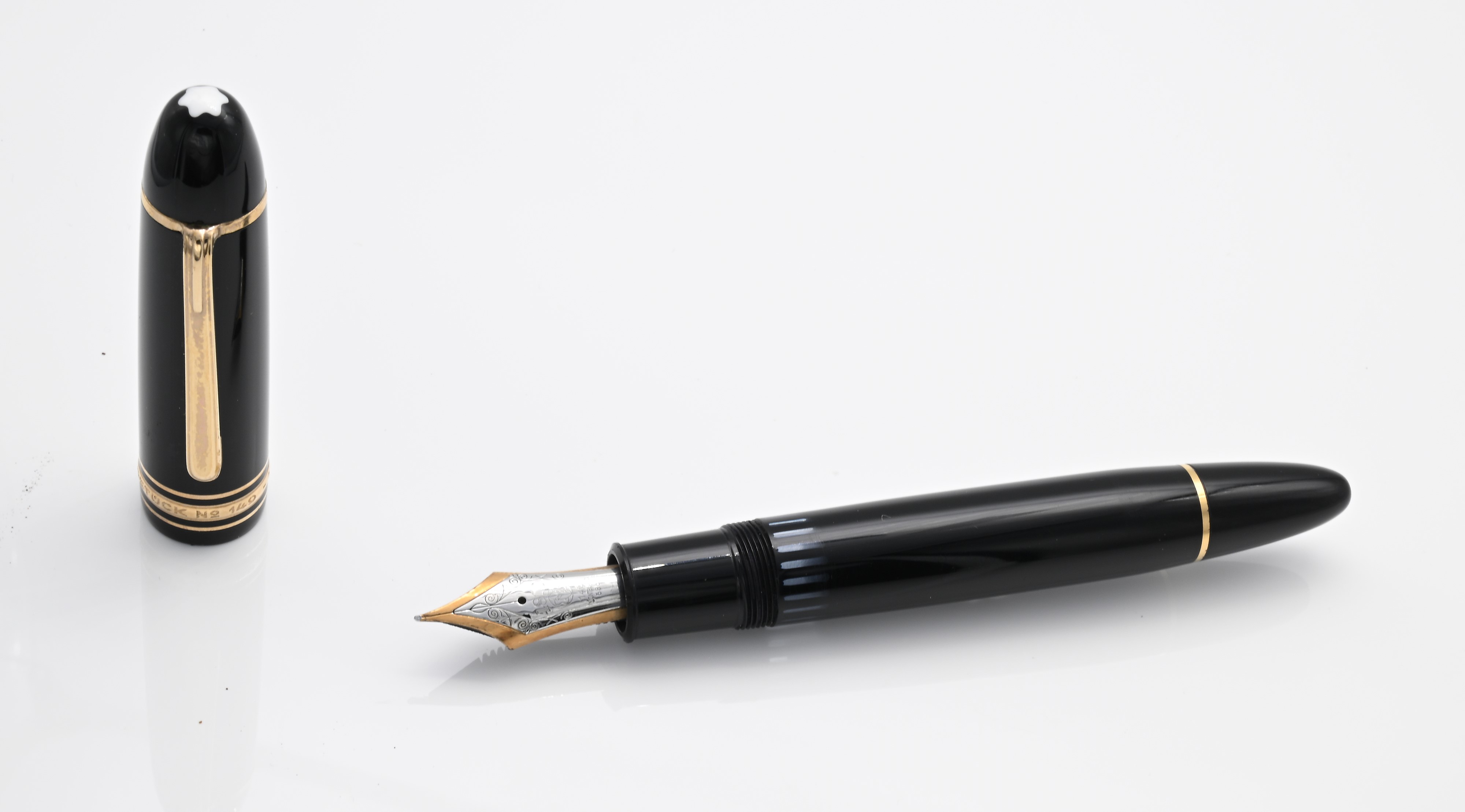 Montblanc Meisterstuck 149 - Penna Stilografica in Resina Nera con Particolari Dorati