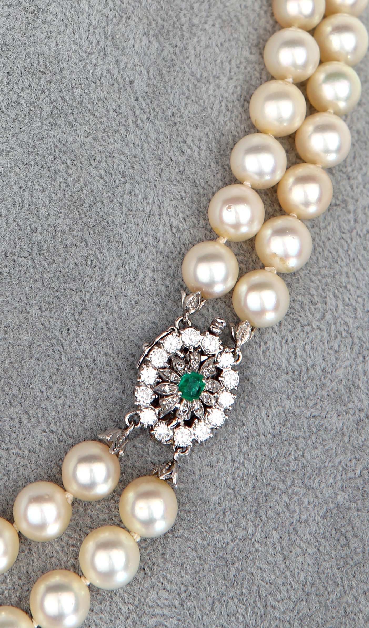 Collana di Perle Coltivate, Oro Brillanti e Smeraldo