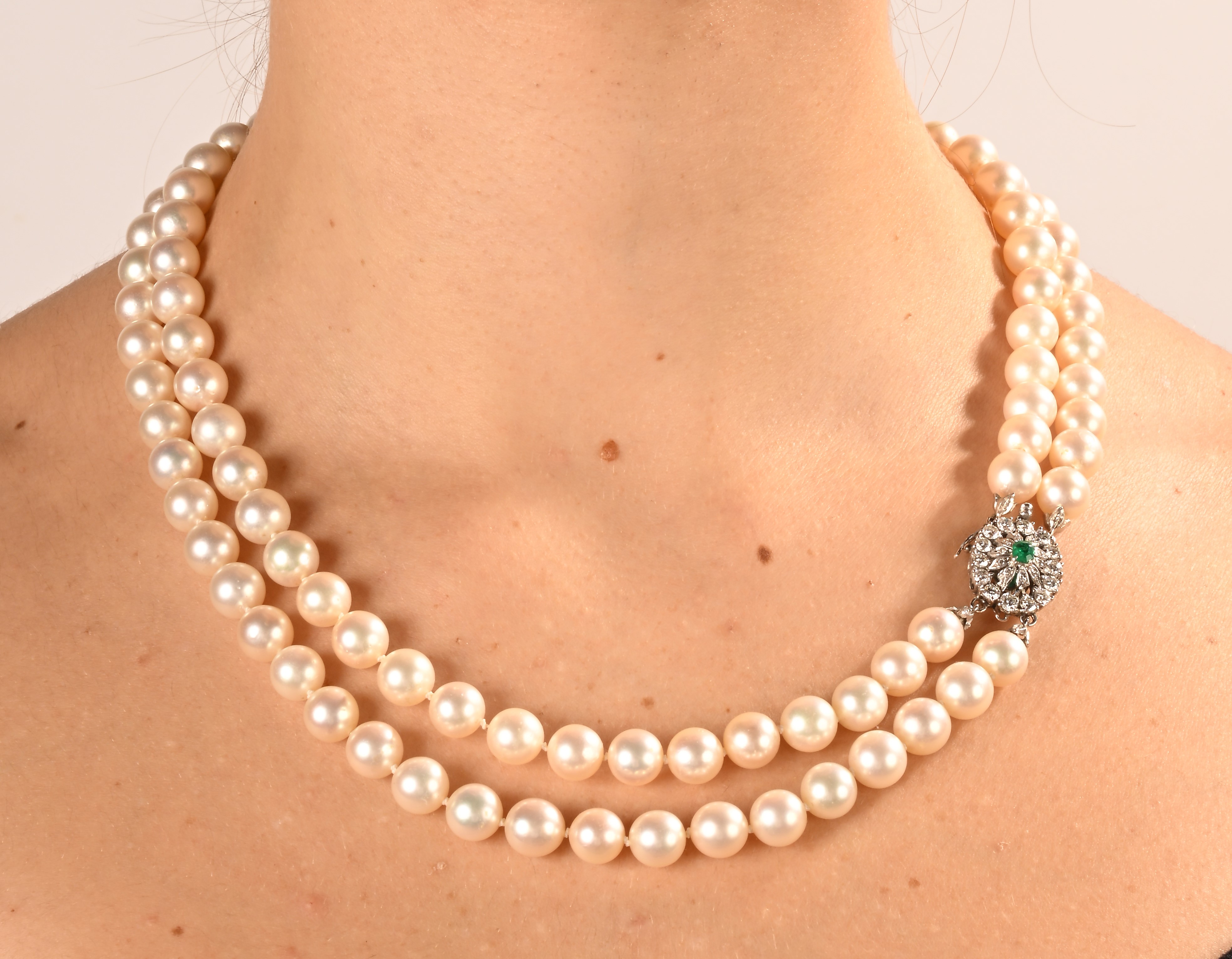 Collana di Perle Coltivate, Oro Brillanti e Smeraldo