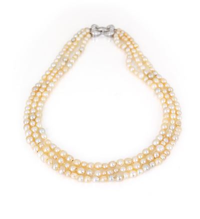 Collana di Perle Naturali a Tre Fili, Oro e Brillanti