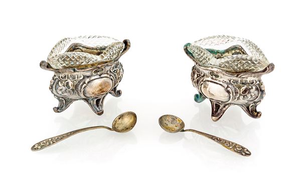 Coppia di salierine in argento con cucchiaino entro scatola originale