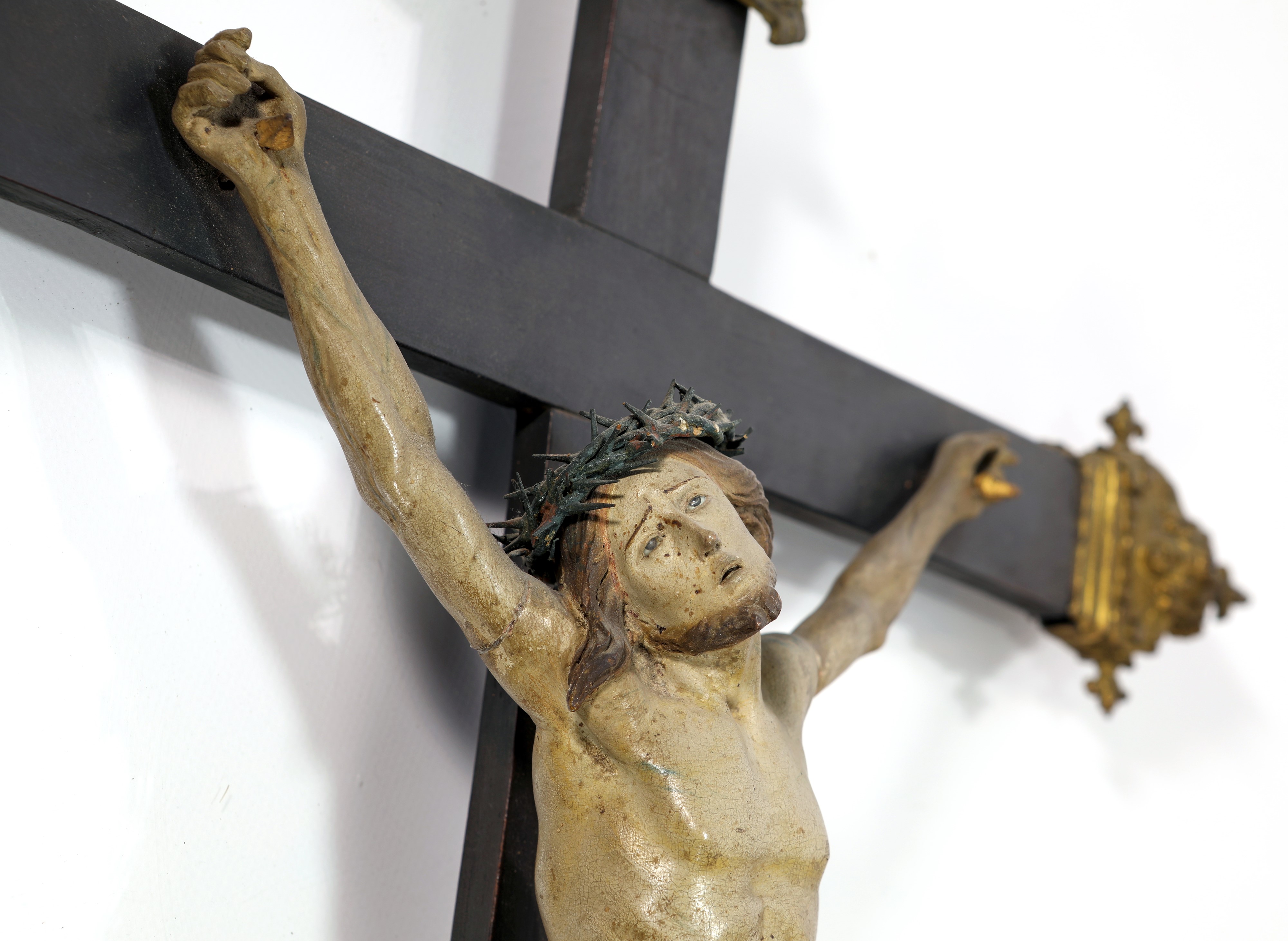 Cristo in Legno Laccato su Croce Ebanizzata, XVIII Secolo