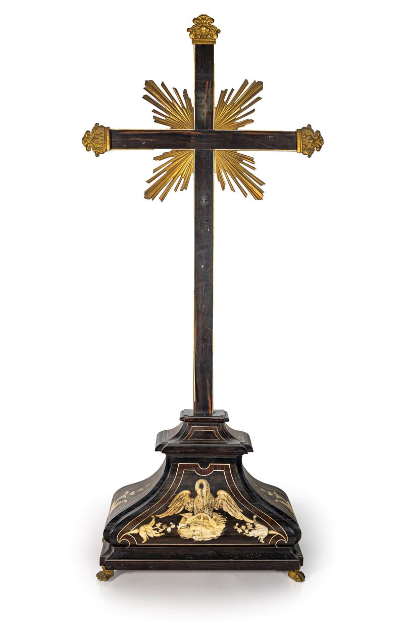 Grande Croce da Altare in Palissandro e Bronzo Dorato con Intarsi in Avorio, Italia Meridionale, ...