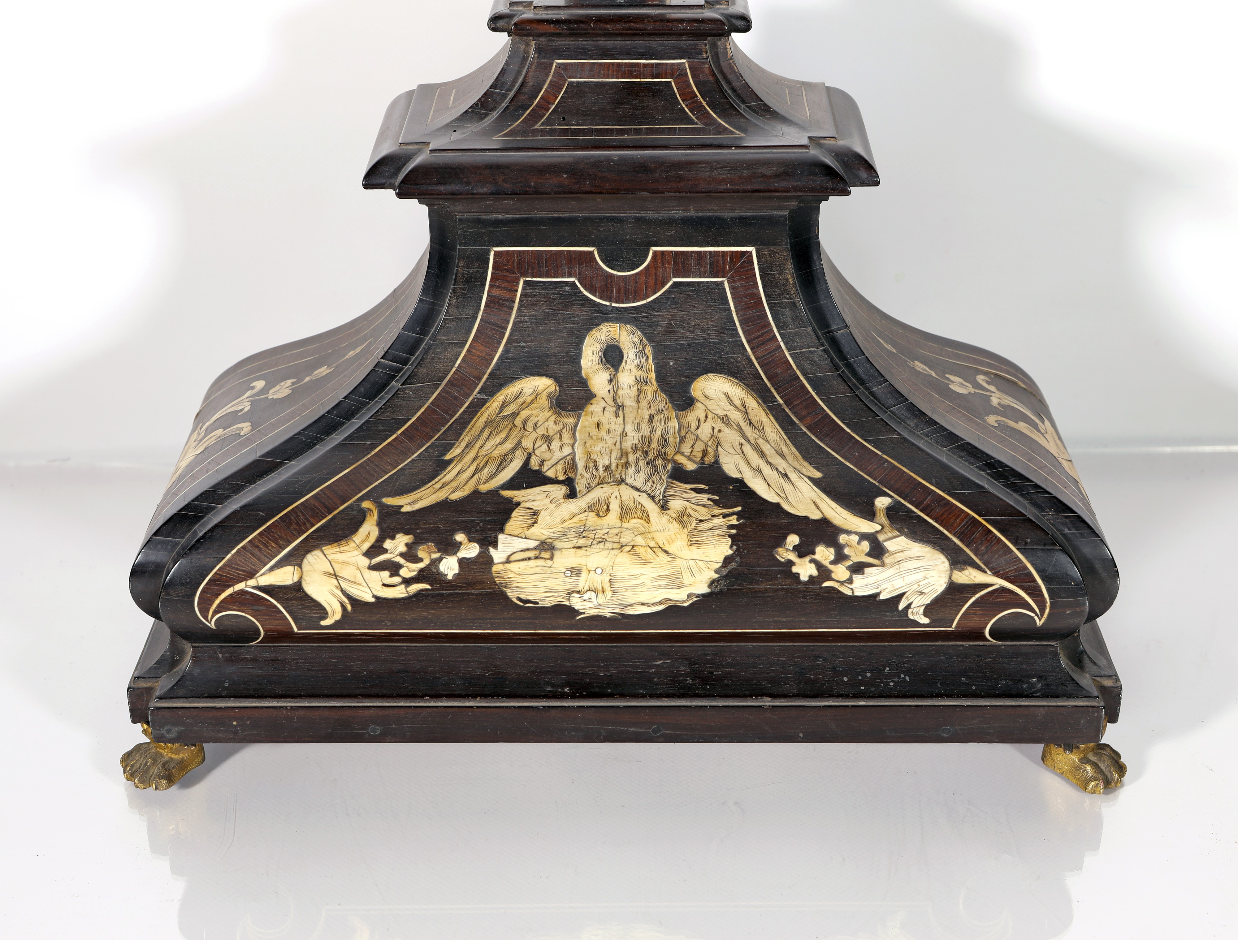 Grande Croce da Altare in Palissandro e Bronzo Dorato con Intarsi in Avorio, Italia Meridionale, ...