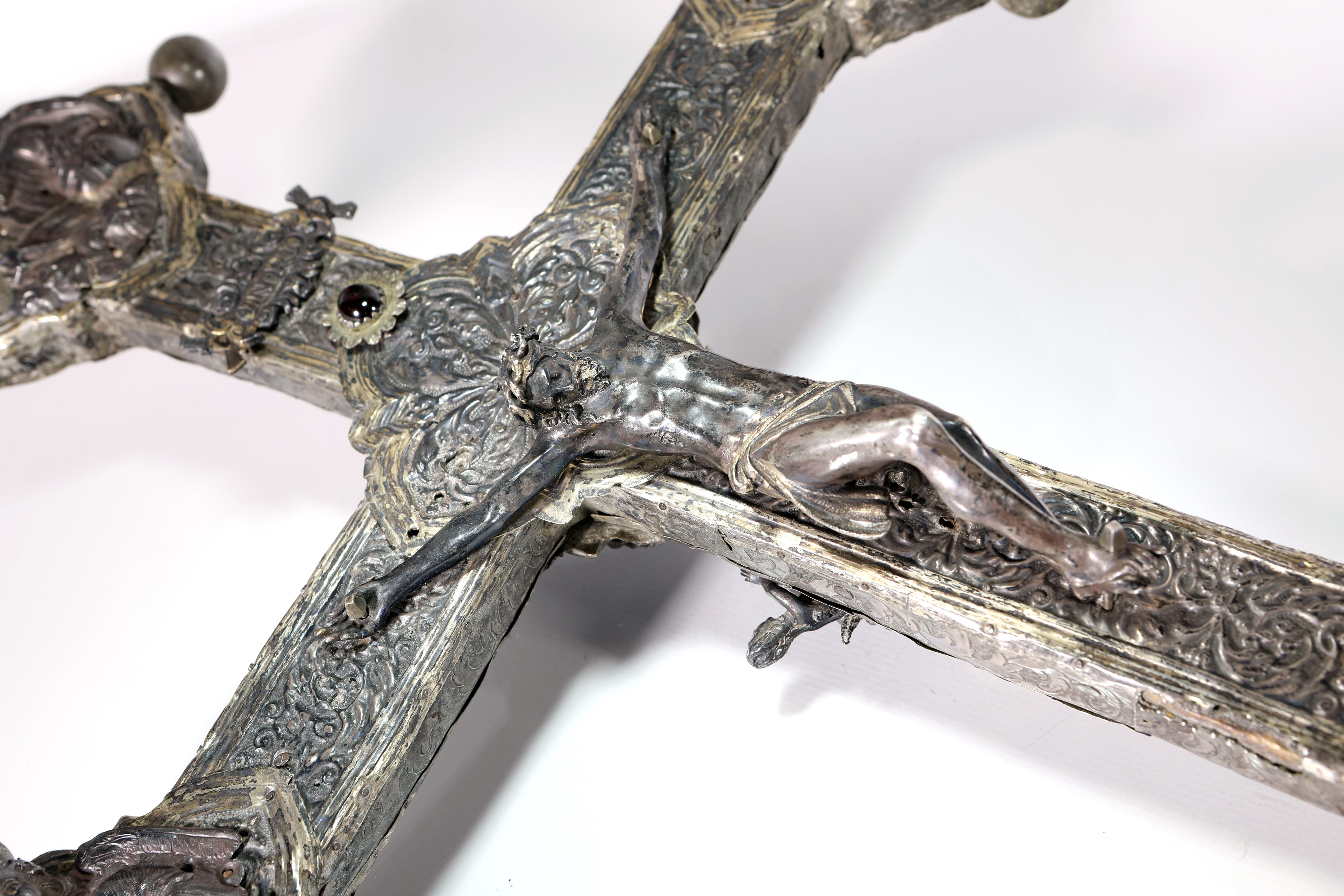 Croce Processionale in Argento e Lamina D'argento, Arte Orafa Sulmonese, Fine XV/inizi XVI Secolo