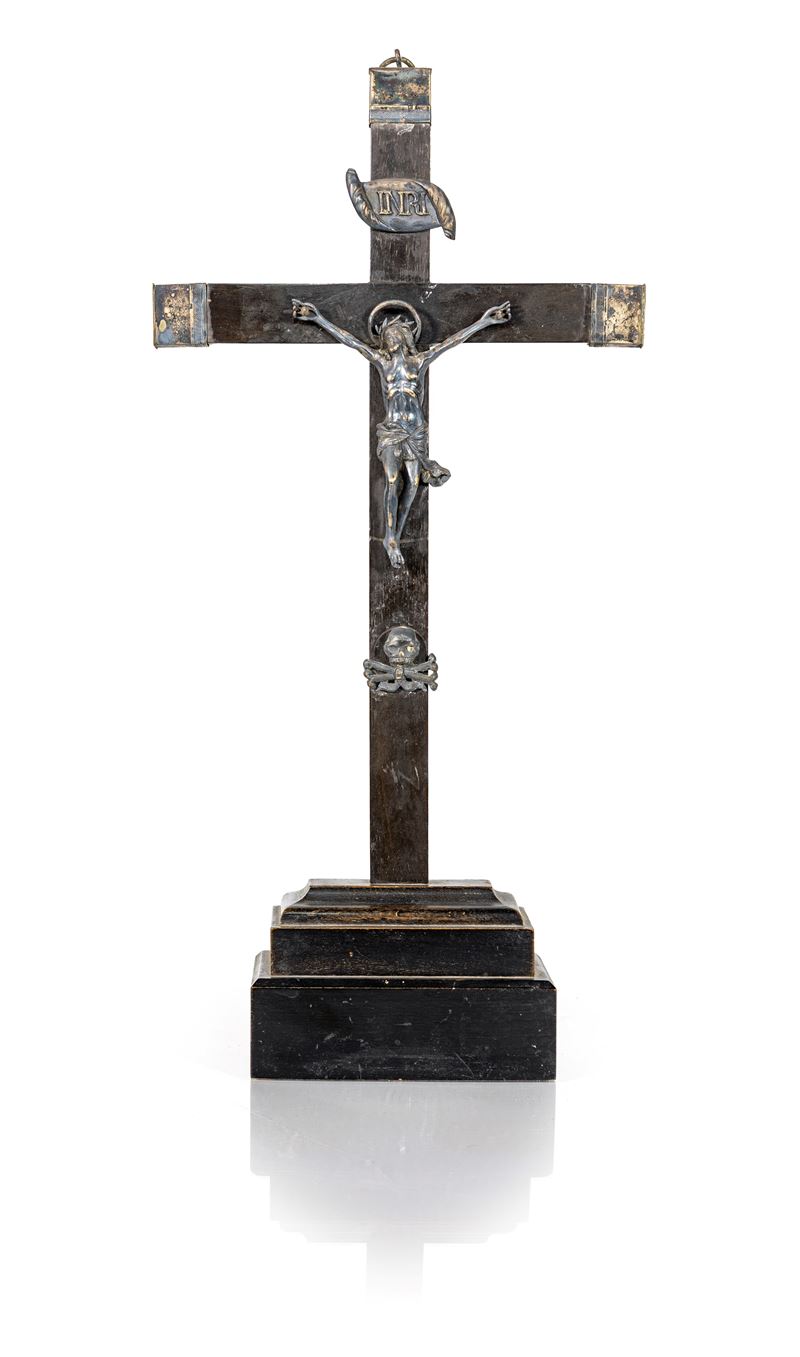 Cristo crocifisso in argento fuso e cesellato, XVIII secolo