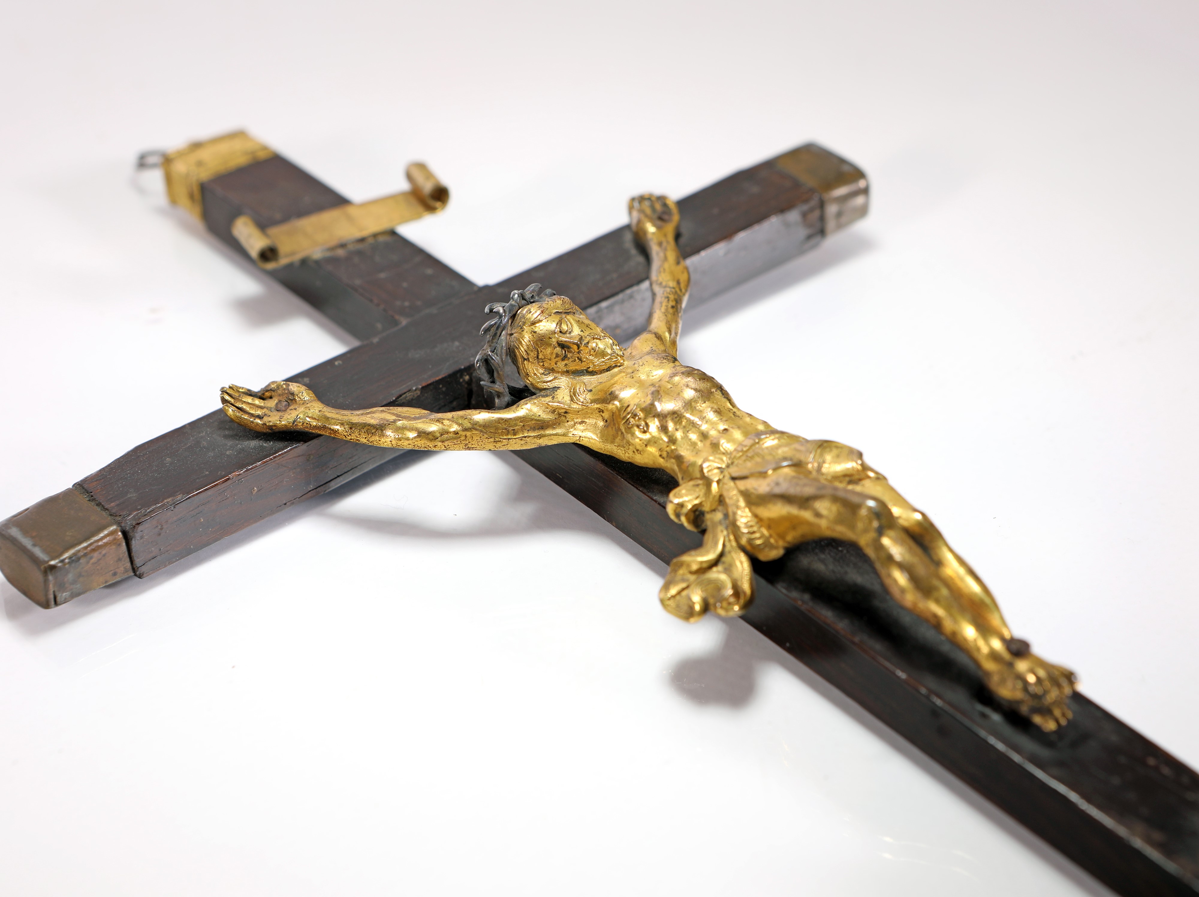 Corpus Christi in Bronzo Dorato su Croce in Legno, Roma, XVIII Secolo