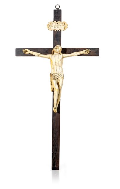 Christus Triumphans in Avorio su Croce Lignea, Portogallo o Goa (?), Fine XVIII/inizio XIX Secolo