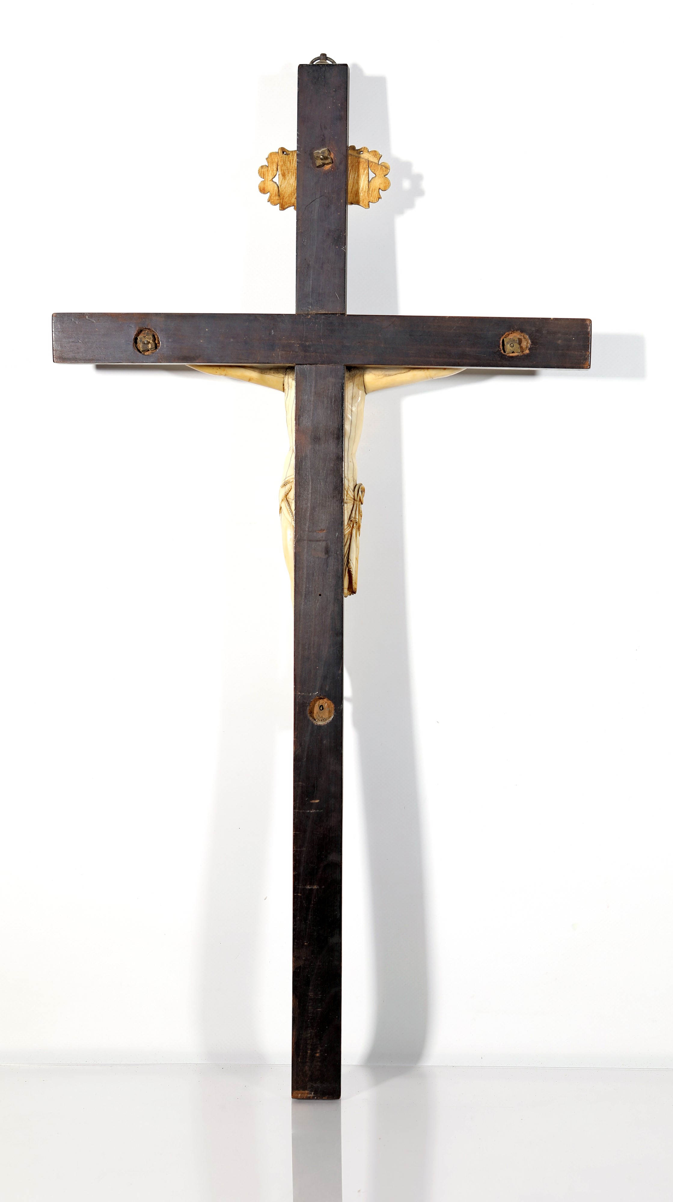 Christus Triumphans in Avorio su Croce Lignea, Portogallo o Goa (?), Fine XVIII/inizio XIX Secolo