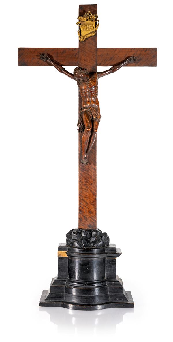 Crocifisso da altare in bosso, primo quarto del XVIII secolo